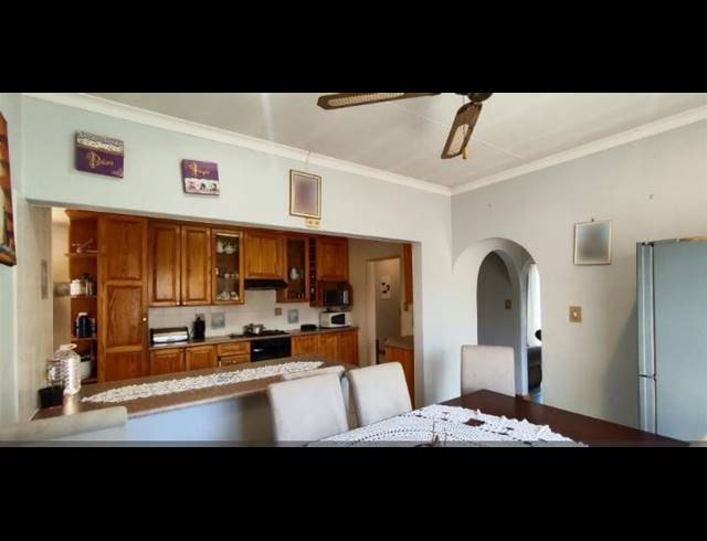 3 BEDROOM TOWNHOUSE FOR SALE IN BIRCHLEIGH NORTH